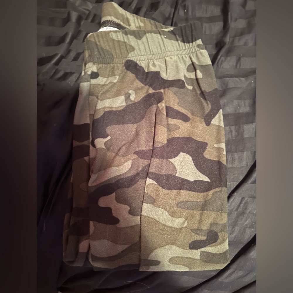 Camo leggings worn once